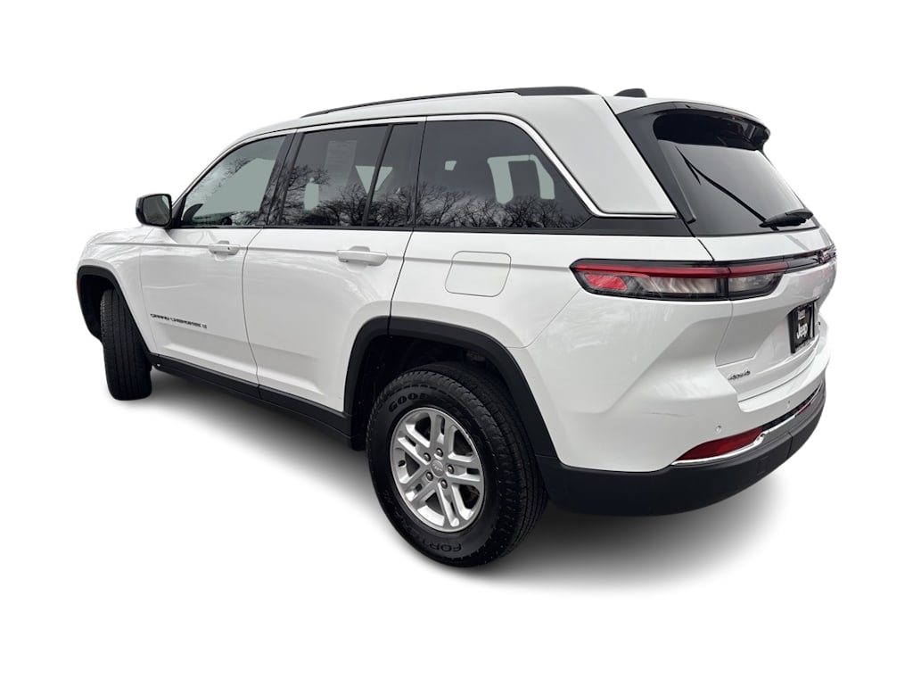 2023 Jeep Grand Cherokee Laredo 3