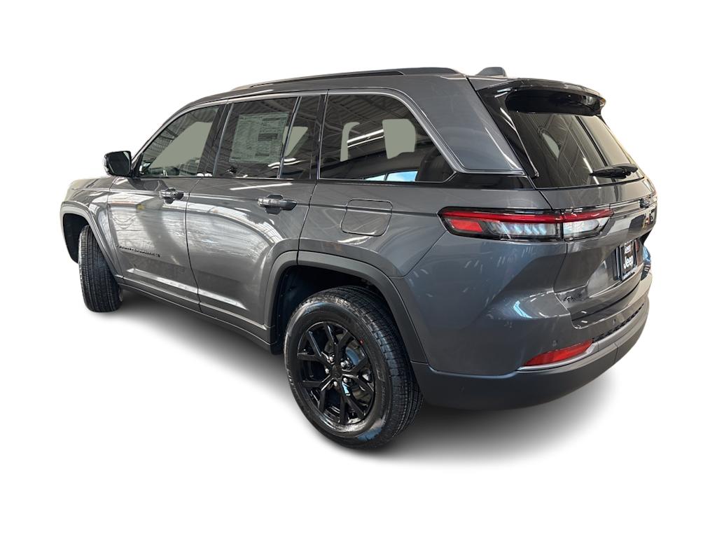 Thumbnail: 2026 Jeep Grand Cherokee - 3