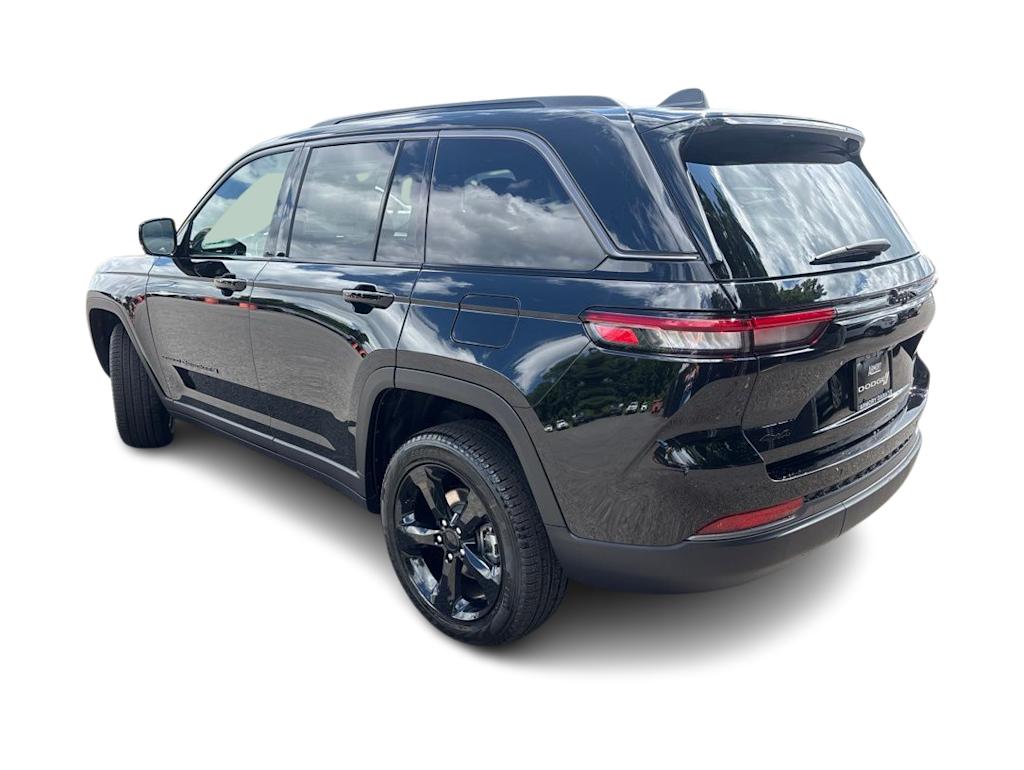 Thumbnail: 2026 Jeep Grand Cherokee - 3