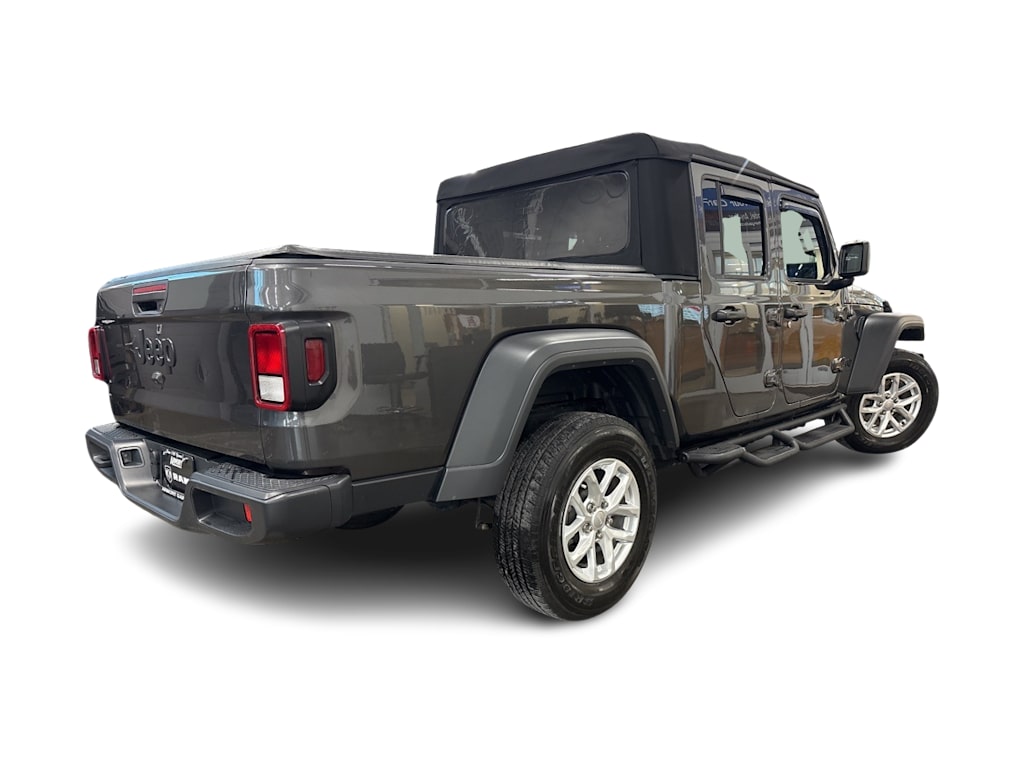 Thumbnail: 2023 Jeep Gladiator - 21