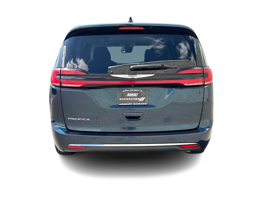 Thumbnail: 2023 Chrysler Pacifica - 4