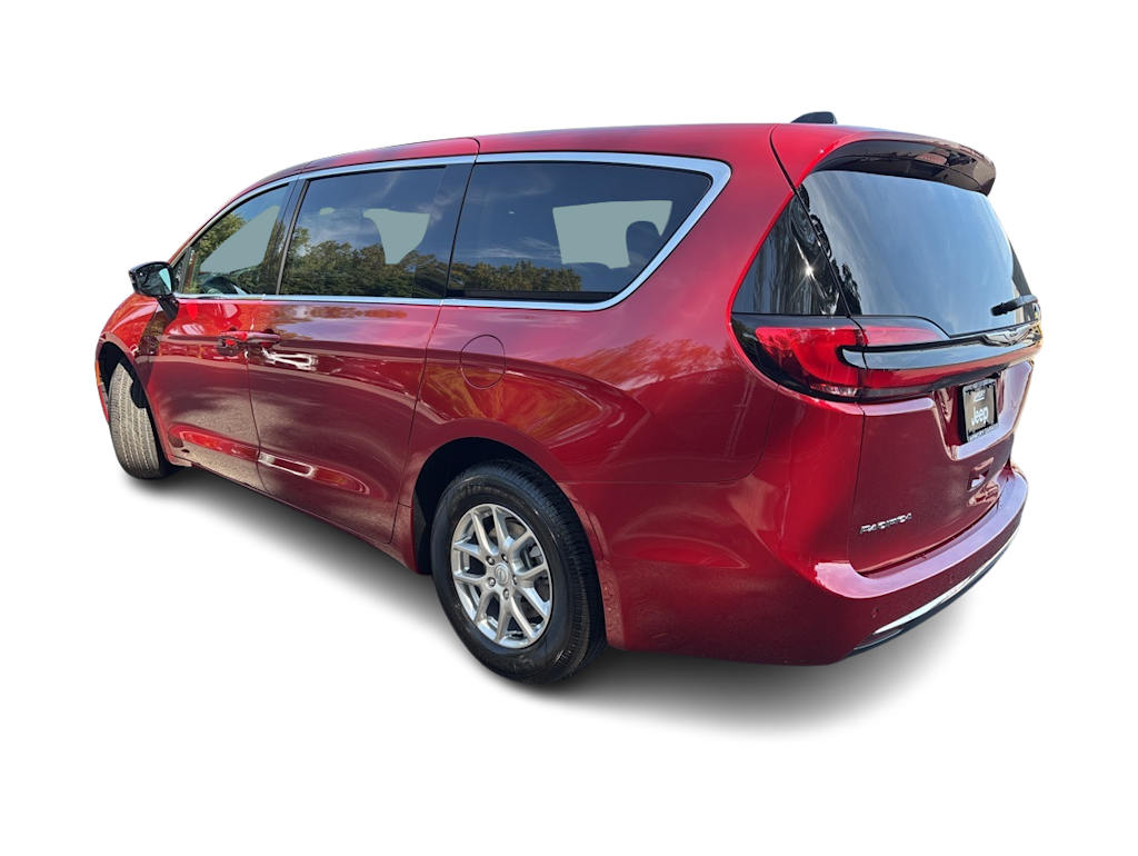 Thumbnail: 2026 Chrysler Pacifica - 3