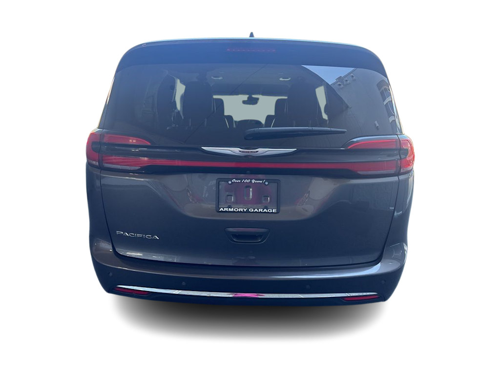 Thumbnail: 2023 Chrysler Pacifica - 4