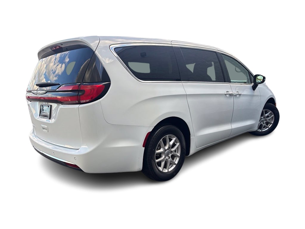 Thumbnail: 2024 Chrysler Pacifica - 19