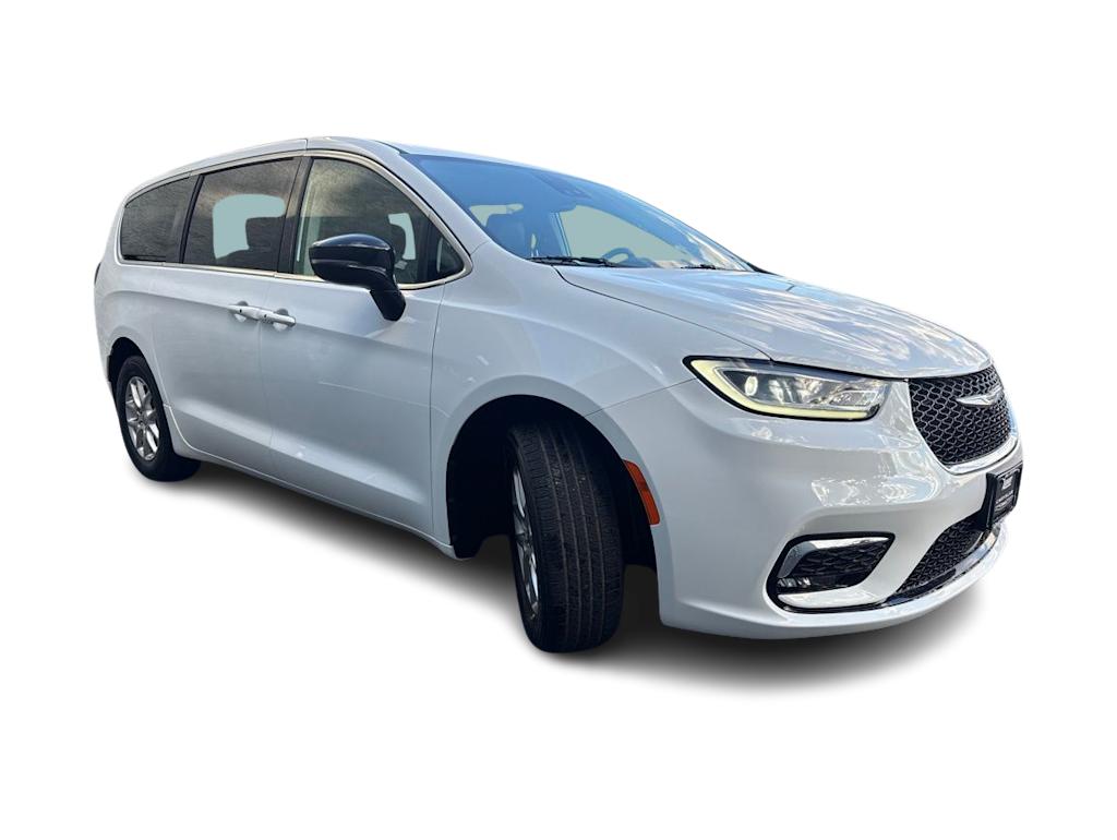 Thumbnail: 2024 Chrysler Pacifica - 18