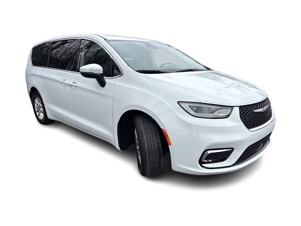 Thumbnail: 2023 Chrysler Pacifica - 18