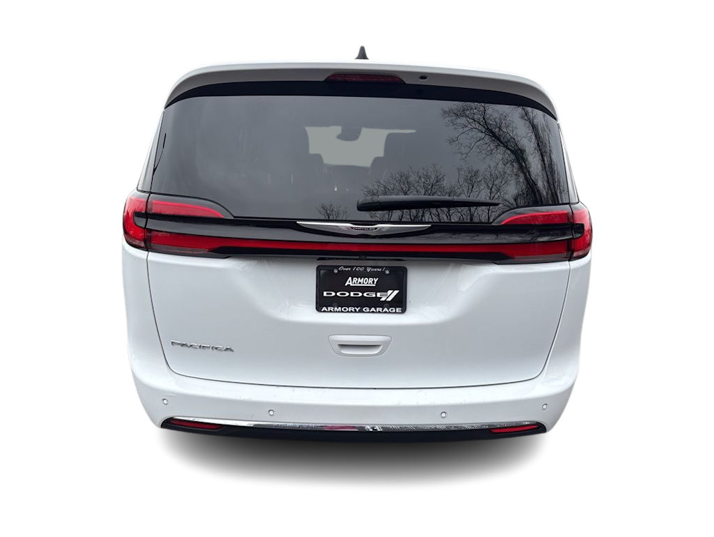 Thumbnail: 2023 Chrysler Pacifica - 4