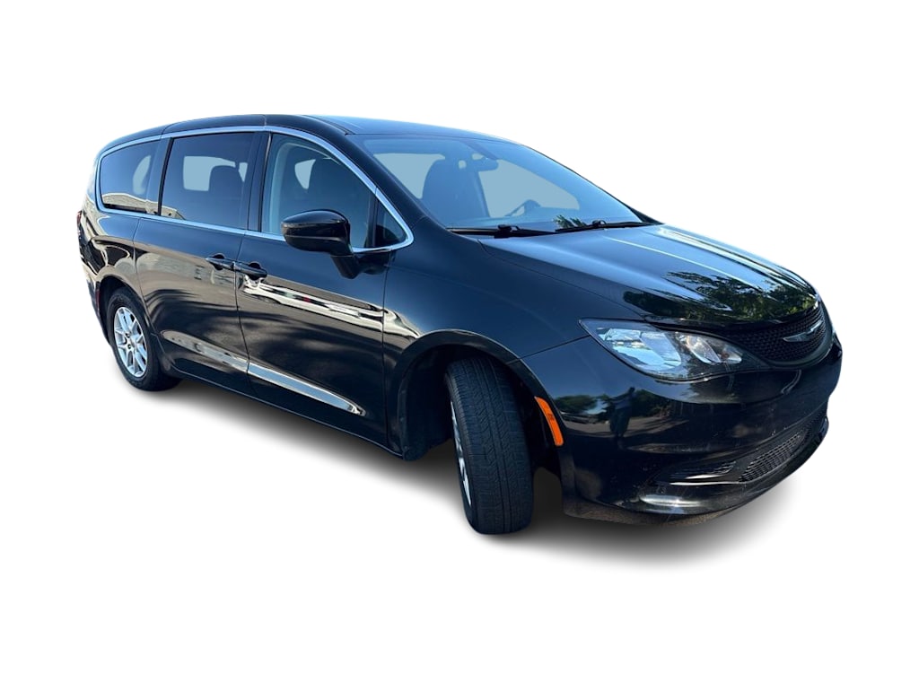 Thumbnail: 2022 Chrysler Voyager - 19