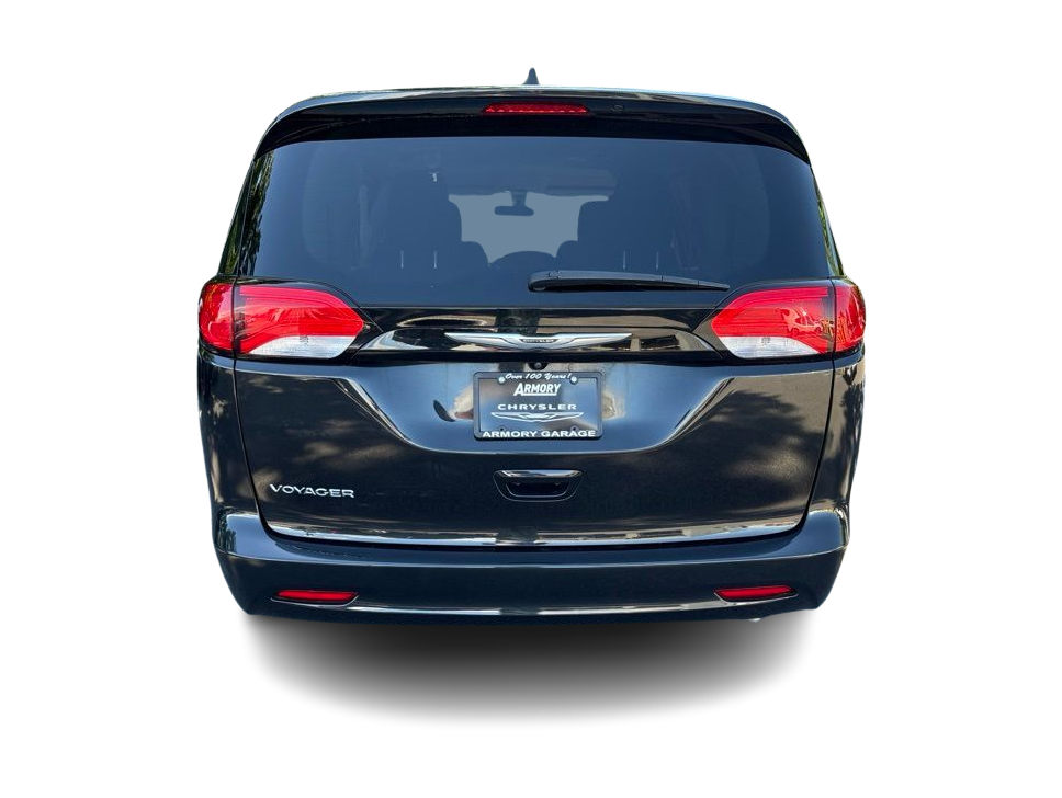 Thumbnail: 2022 Chrysler Voyager - 4