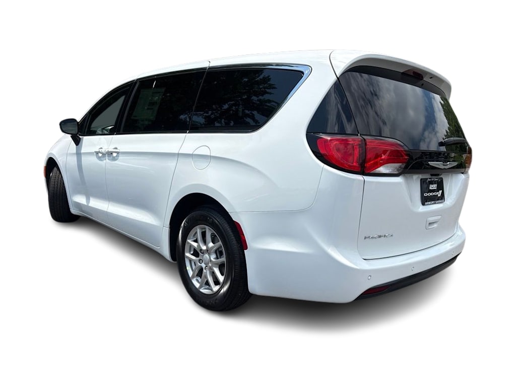 Thumbnail: 2027 Chrysler Pacifica - 3