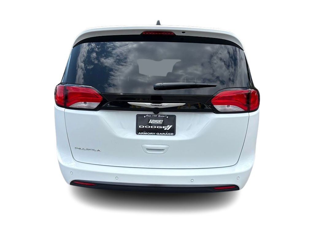 Thumbnail: 2027 Chrysler Pacifica - 4