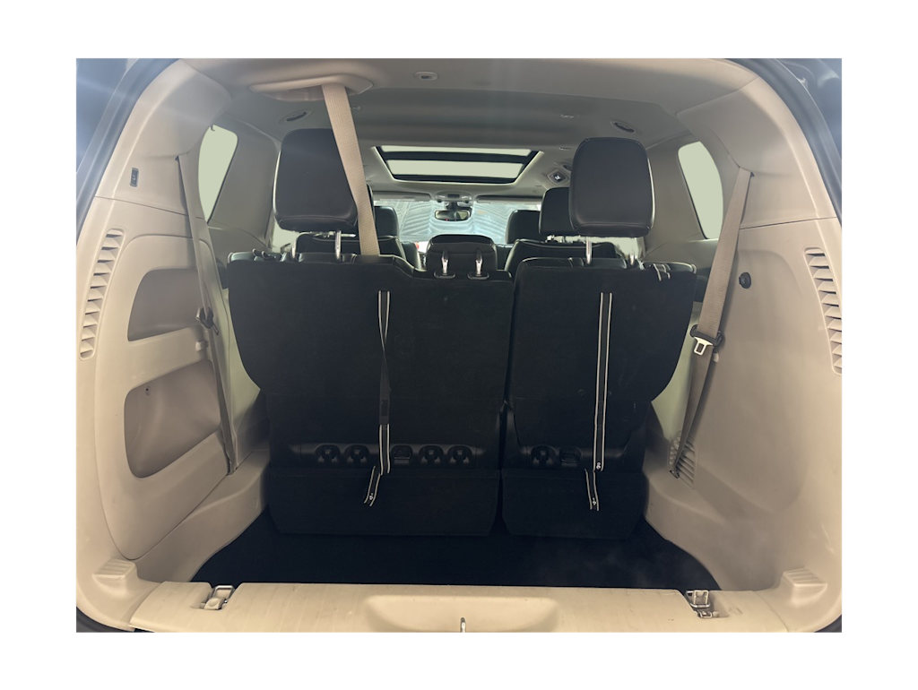 Thumbnail: 2023 Chrysler Pacifica - 32