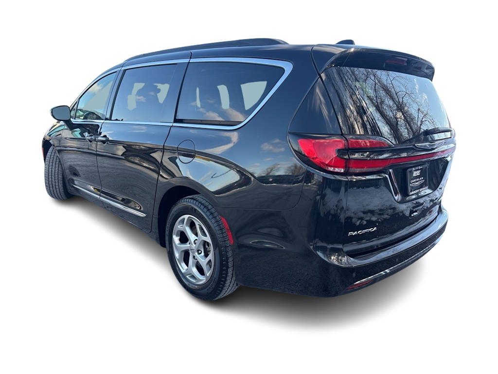 Thumbnail: 2023 Chrysler Pacifica - 3