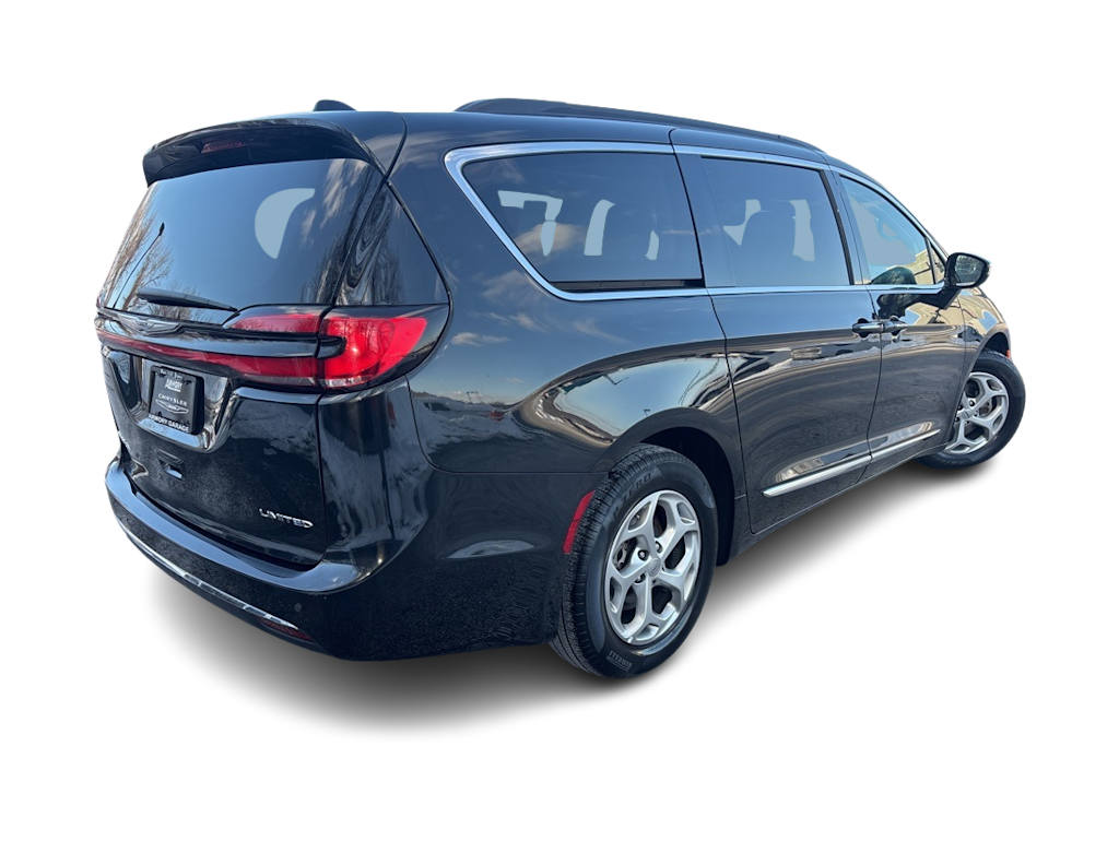 Thumbnail: 2023 Chrysler Pacifica - 19