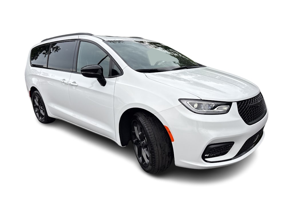 Thumbnail: 2026 Chrysler Pacifica - 17