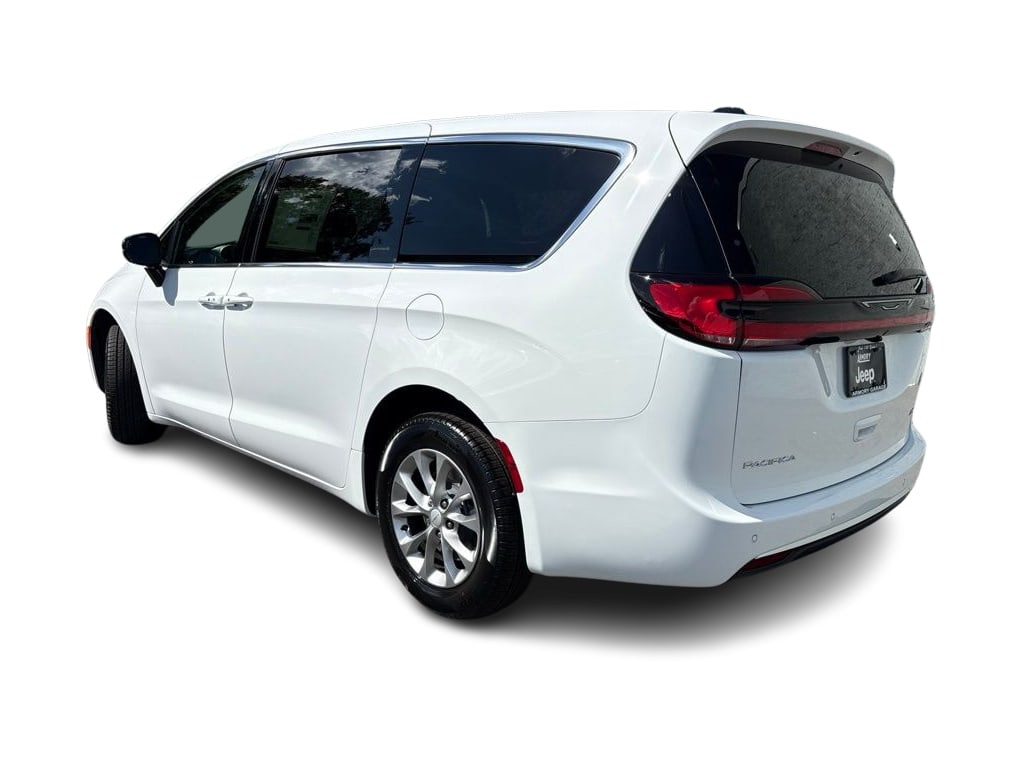 Thumbnail: 2027 Chrysler Pacifica - 3