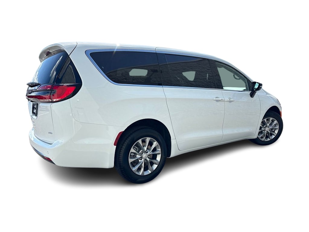 Thumbnail: 2027 Chrysler Pacifica - 20