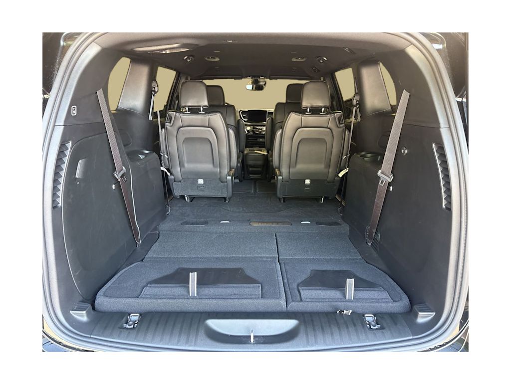 Thumbnail: 2027 Chrysler Pacifica - 42