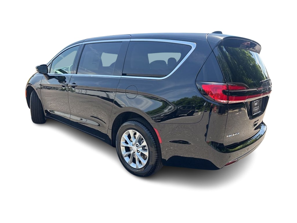 Thumbnail: 2027 Chrysler Pacifica - 3