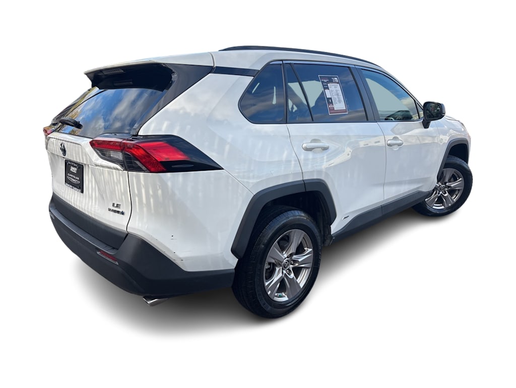 Thumbnail: 2022 Toyota RAV4 - 21