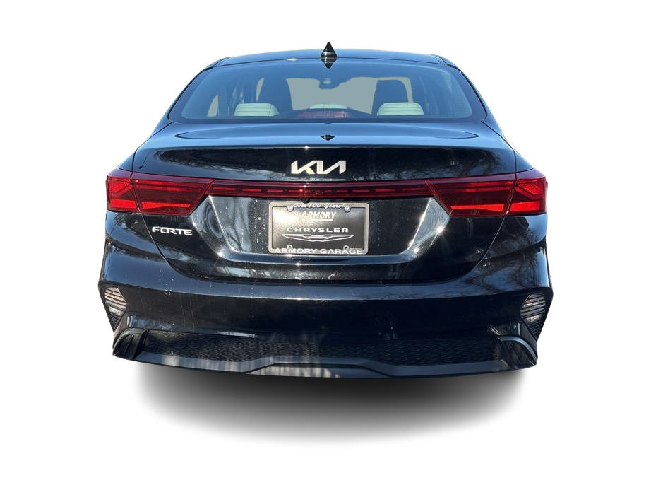 Thumbnail: 2023 Kia Forte - 4