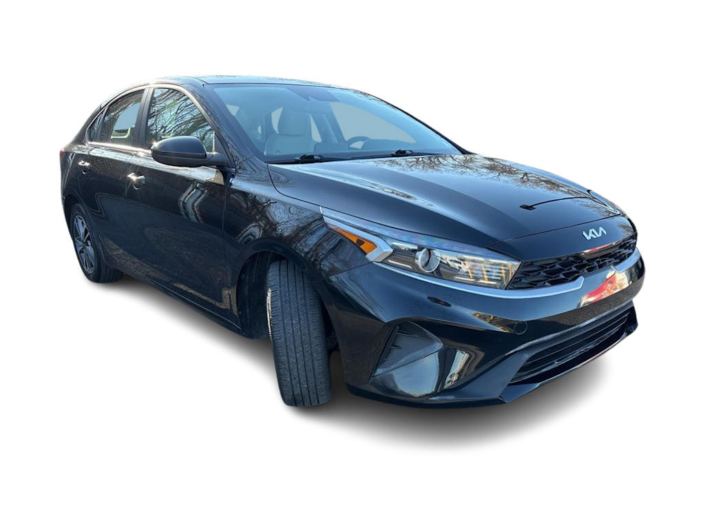 Thumbnail: 2023 Kia Forte - 18
