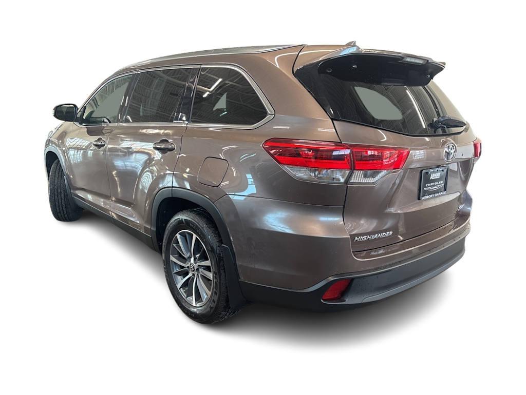Thumbnail: 2019 Toyota Highlander - 3