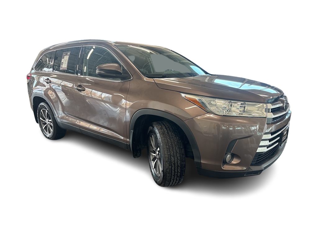 Thumbnail: 2019 Toyota Highlander - 20