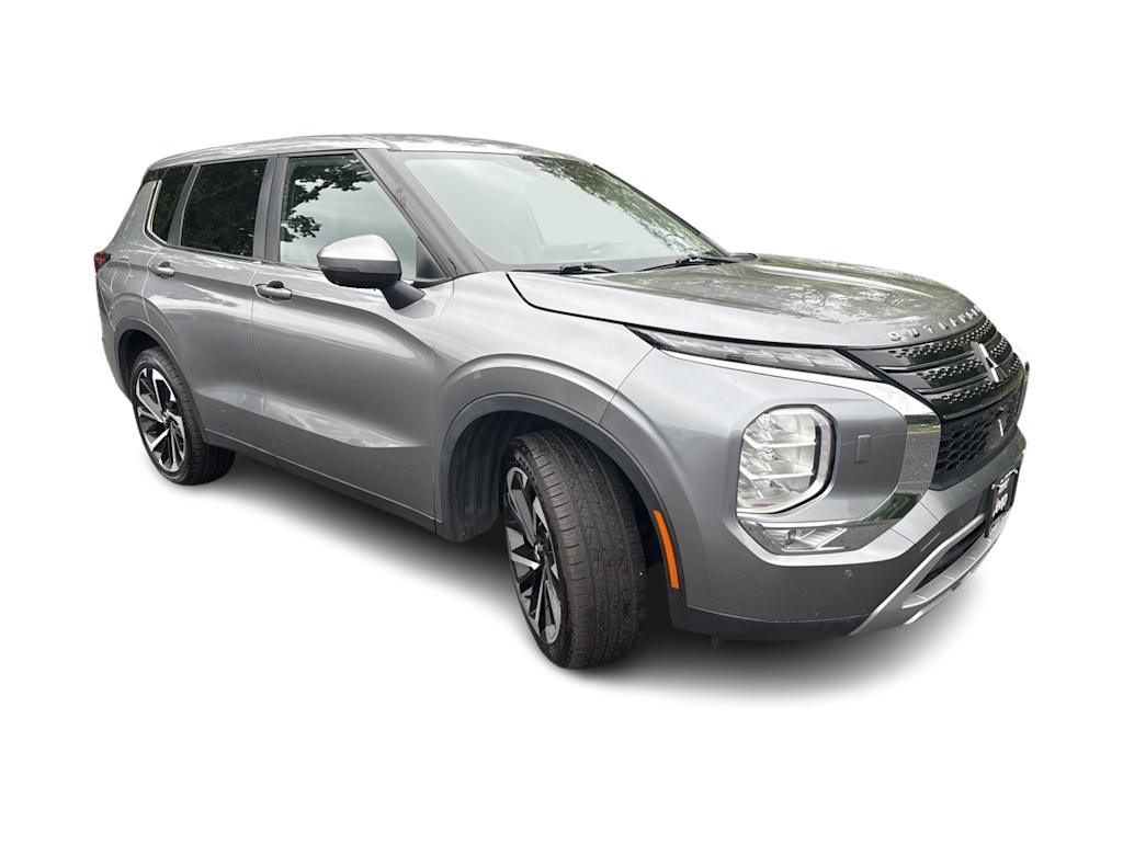 Thumbnail: 2022 Mitsubishi Outlander - 18