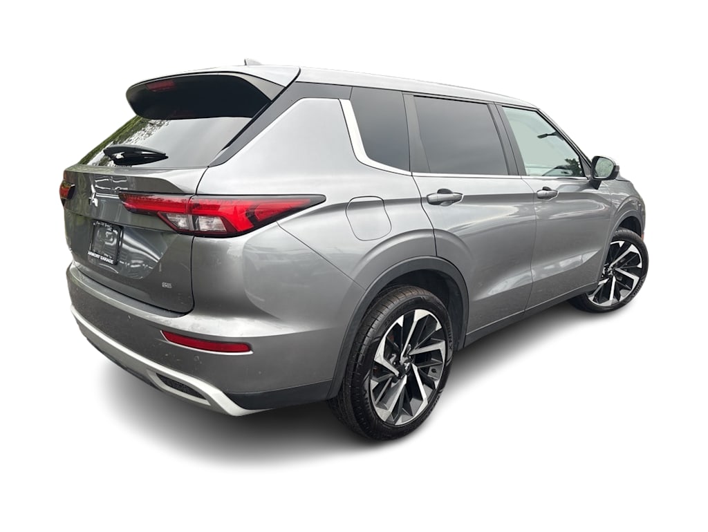 Thumbnail: 2022 Mitsubishi Outlander - 19