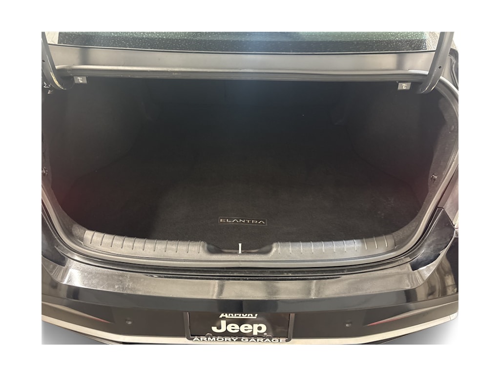 Thumbnail: 2024 Hyundai Elantra - 17