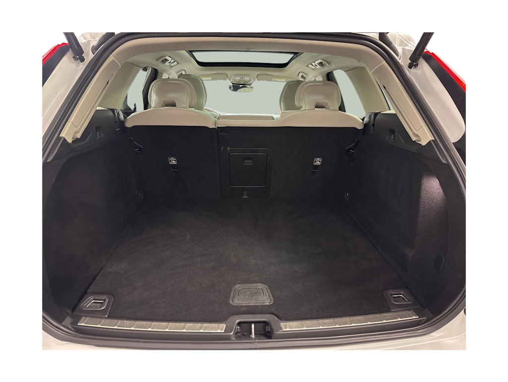 Thumbnail: 2024 Volvo XC60 - 16