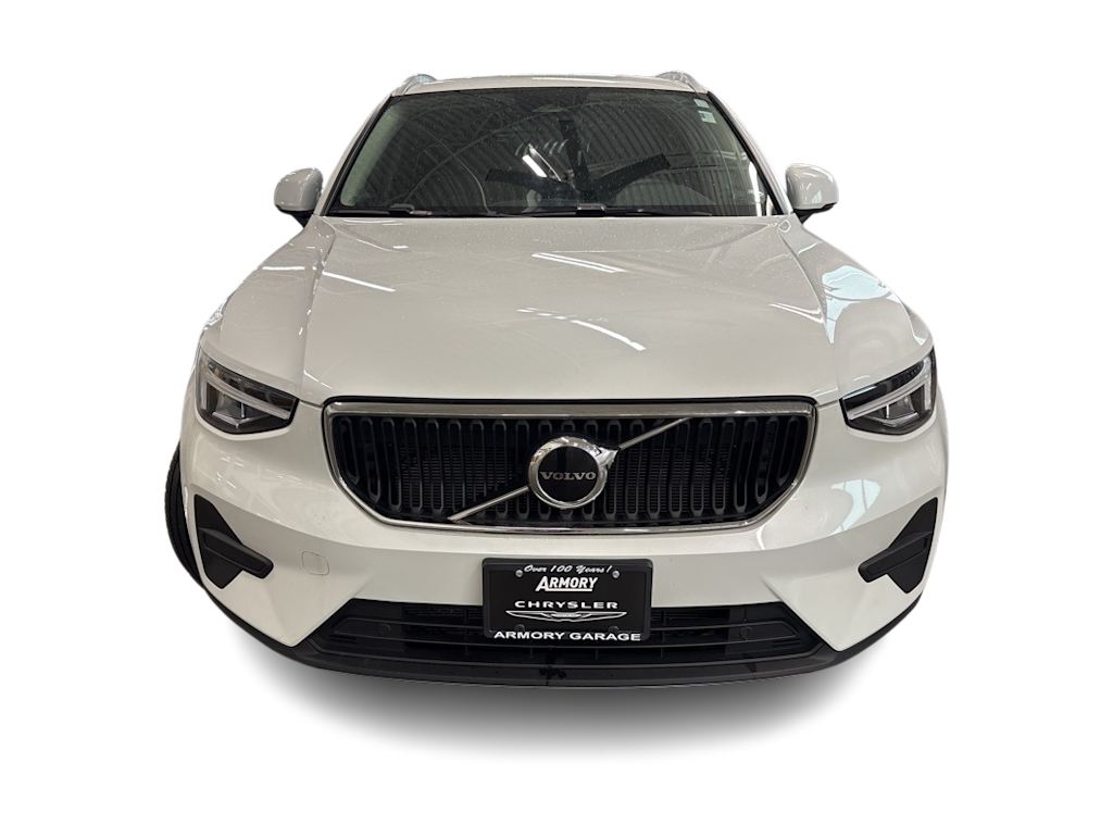 Thumbnail: 2023 Volvo XC40 - 5