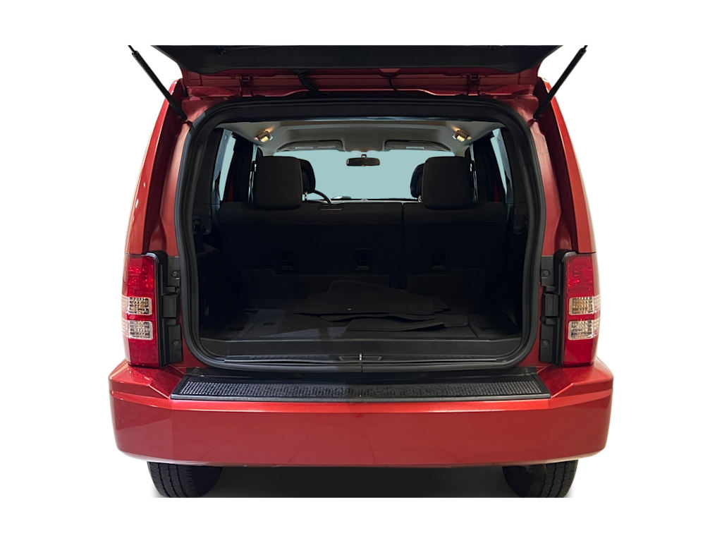 Thumbnail: 2010 Jeep Liberty - 18