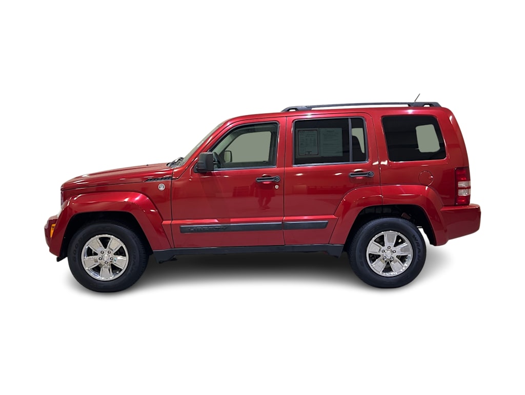 Thumbnail: 2010 Jeep Liberty - 3