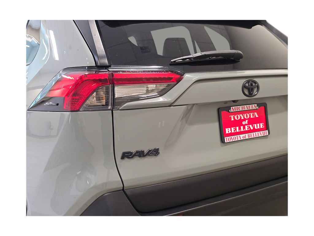 Thumbnail: 2022 Toyota RAV4 - 22