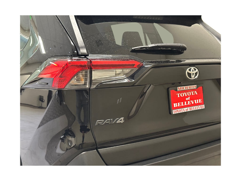 Thumbnail: 2023 Toyota RAV4 - 21