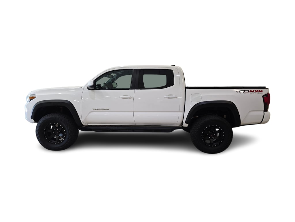 Thumbnail: 2018 Toyota Tacoma - 3