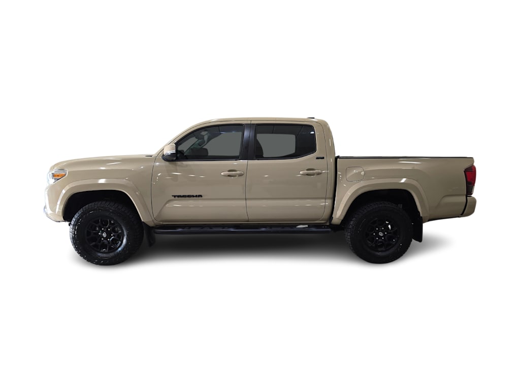 Thumbnail: 2020 Toyota Tacoma - 3