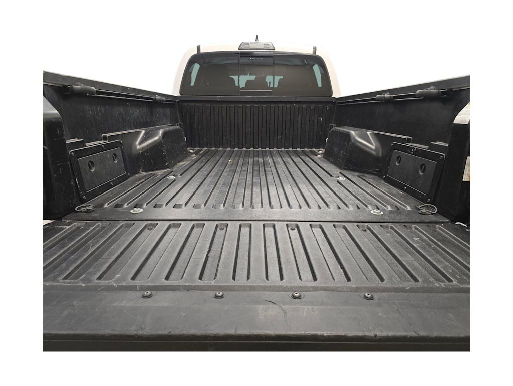 Thumbnail: 2018 Toyota Tacoma - 19