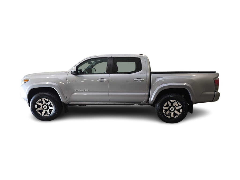 Thumbnail: 2017 Toyota Tacoma - 3