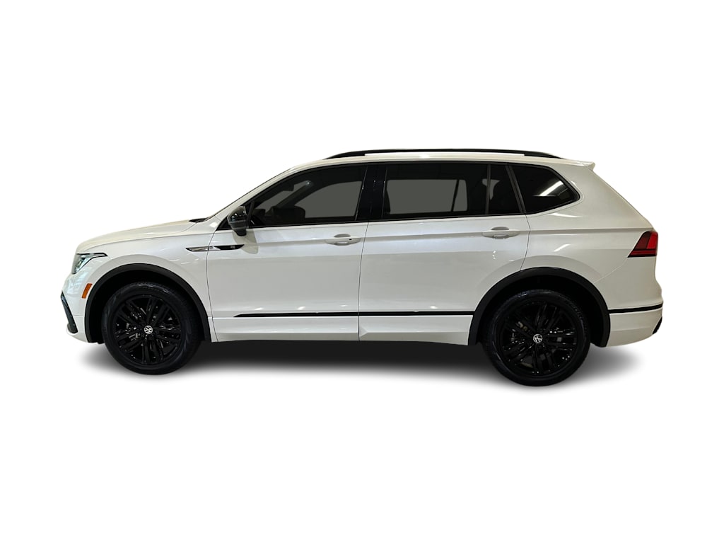 Thumbnail: 2022 Volkswagen Tiguan - 3