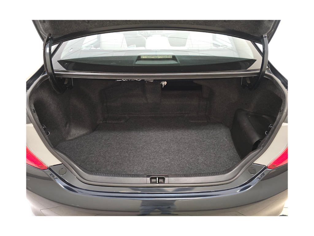 Thumbnail: 2012 Toyota Camry - 19