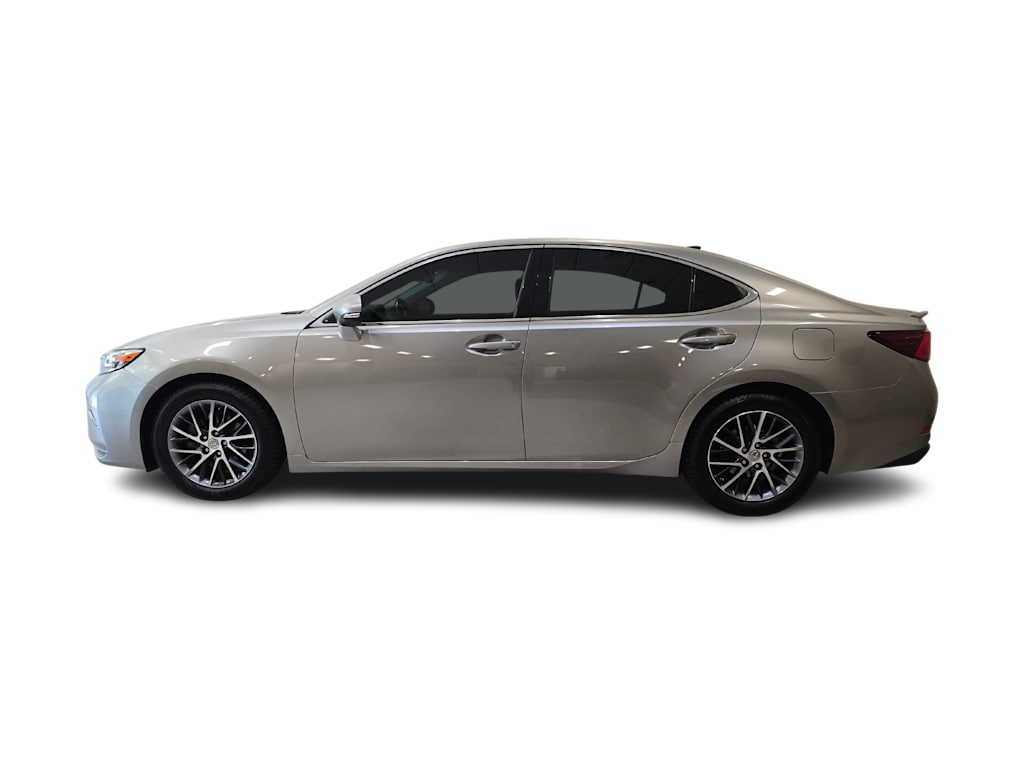 Thumbnail: 2016 Lexus ES - 3