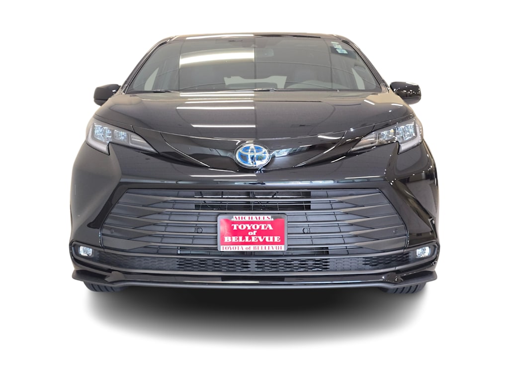 Thumbnail: 2025 Toyota Sienna - 6