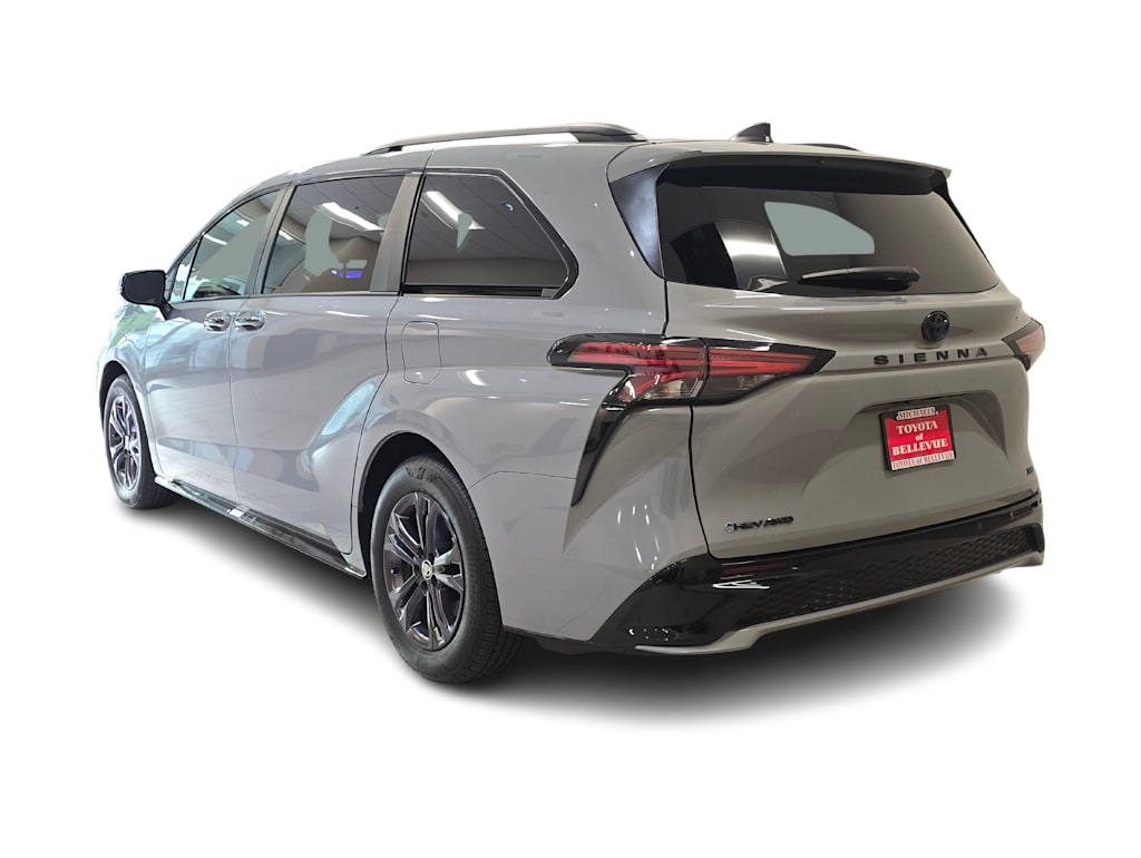 Thumbnail: 2025 Toyota Sienna - 4