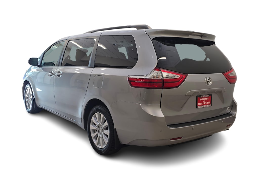 Thumbnail: 2017 Toyota Sienna - 4