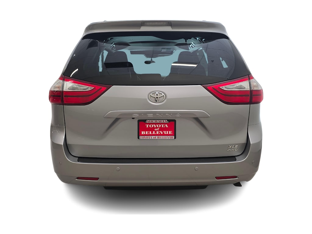 Thumbnail: 2017 Toyota Sienna - 5