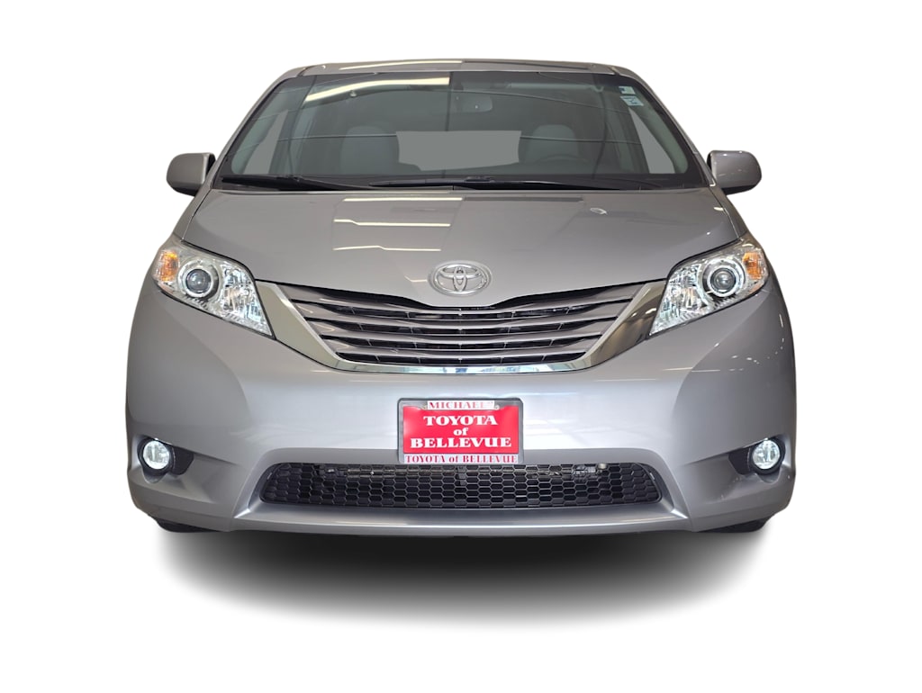 Thumbnail: 2017 Toyota Sienna - 6
