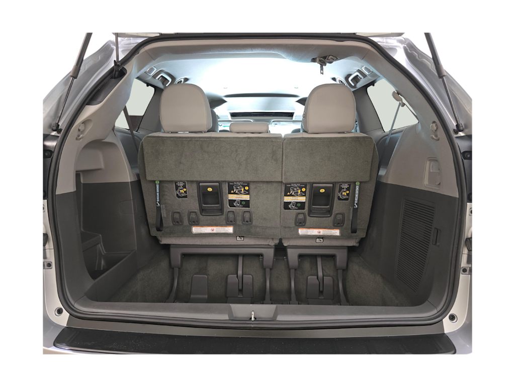 Thumbnail: 2017 Toyota Sienna - 19